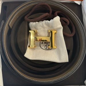 Authentic  Hermes reversible 32mm Constance belt size 80